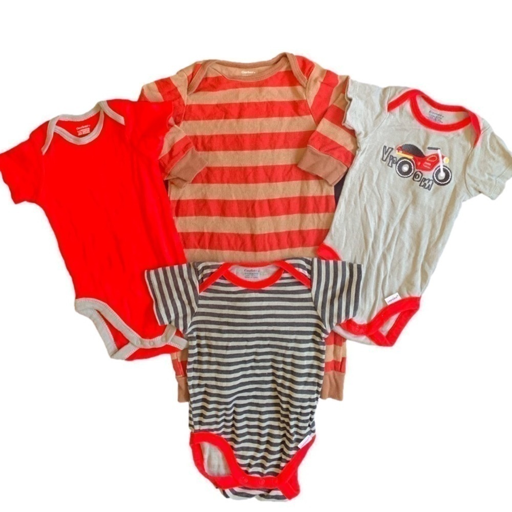 Gerber Onesies Bundle of 4 Red Black Gray Size 0-3 Months